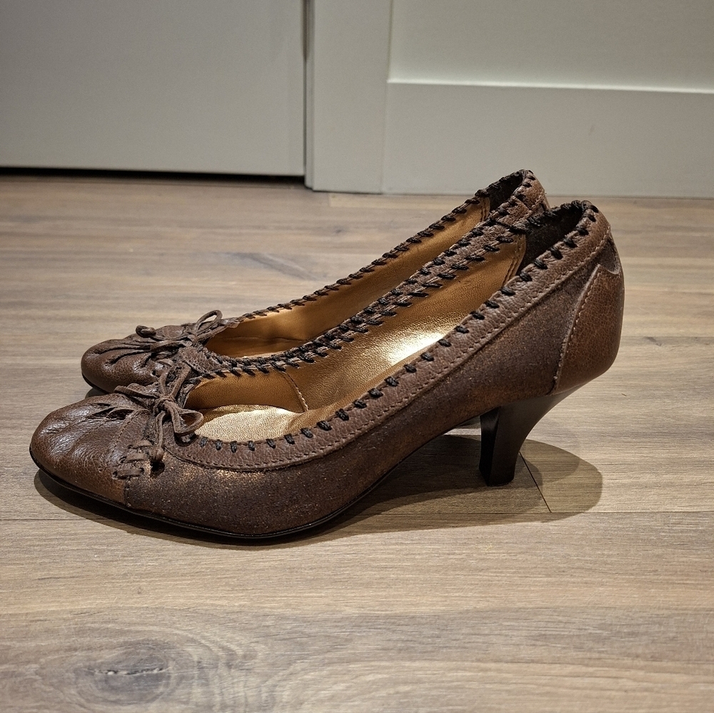 Women's Brown Handmade Italian Leather Heels with Bow Detail (Size EU 38/US 7.5)